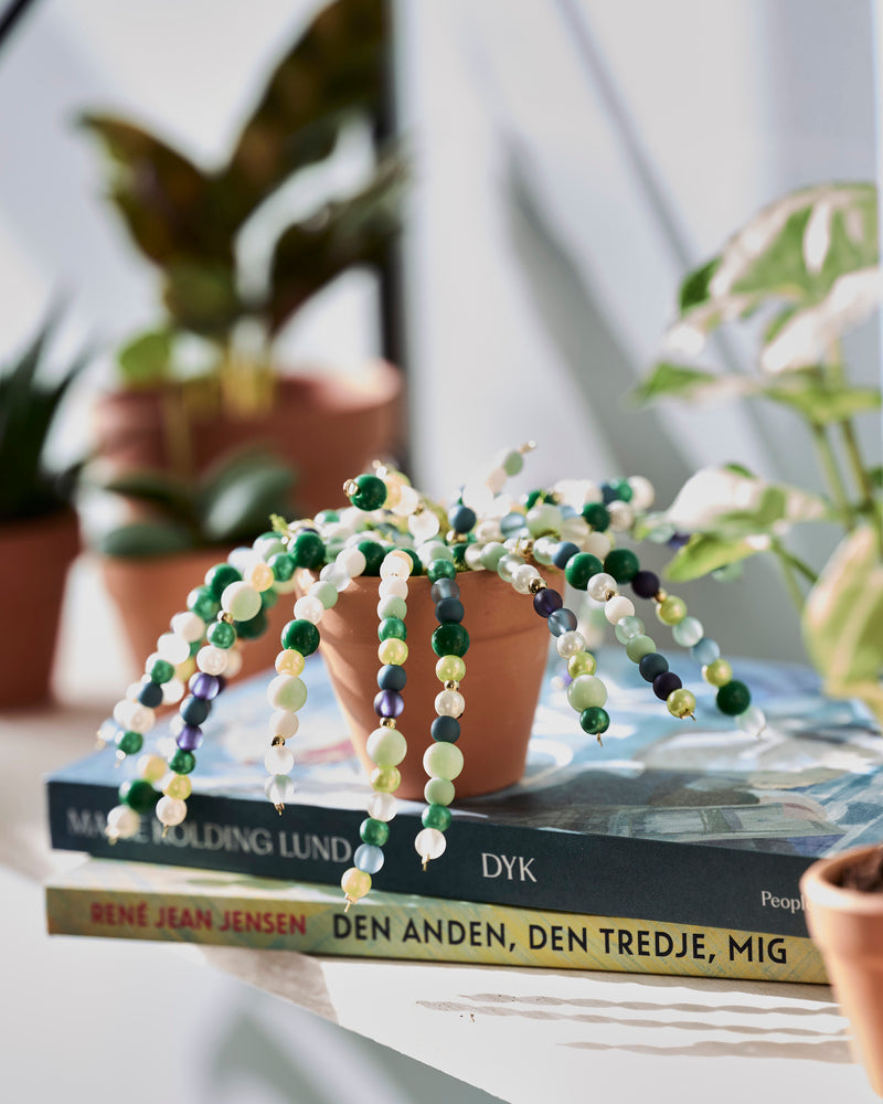 Perler æske trendy blå/grøn/guld/bogstav mix inkl. nål/tråd